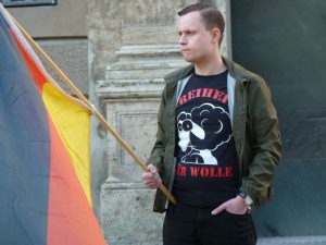 Philipp Hasselbach fordert Freiheit für den NSU-Angeklagten Ralf "Wolle" Wohlleben. Foto: Marcus Buschmüller